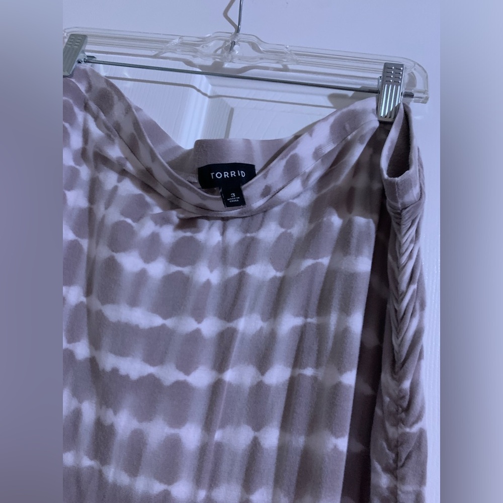 Tie dye style gray maxi skirt plus shirred